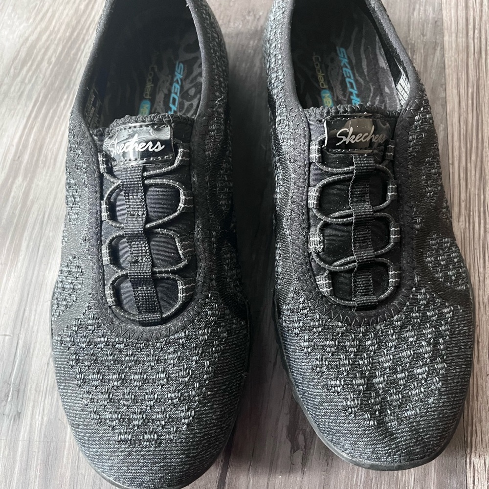 Skechers Womans Black/Charcoal Slip-On Sneakers